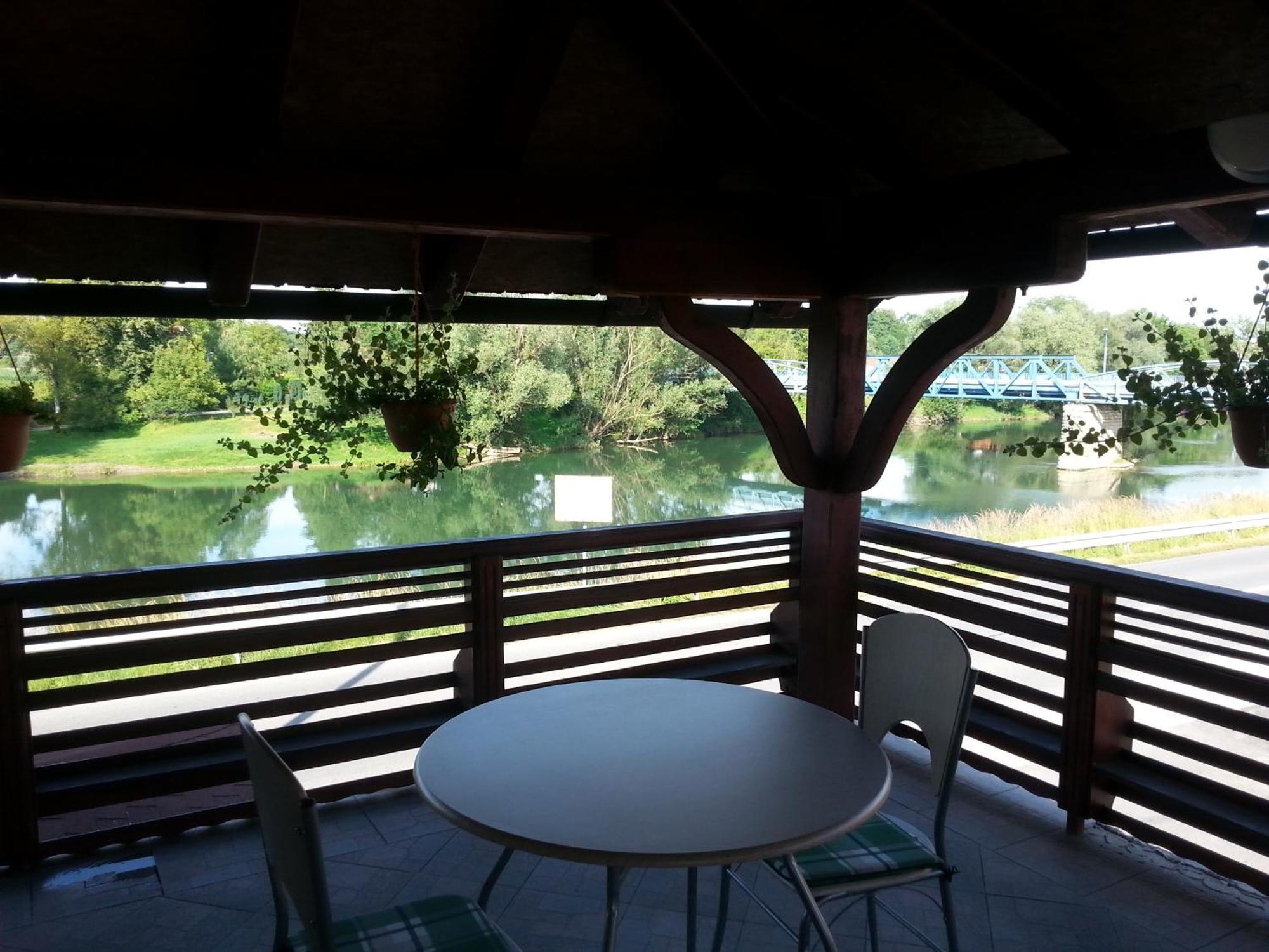 Guesthouse Kod Mosta Karlovac Dış mekan fotoğraf