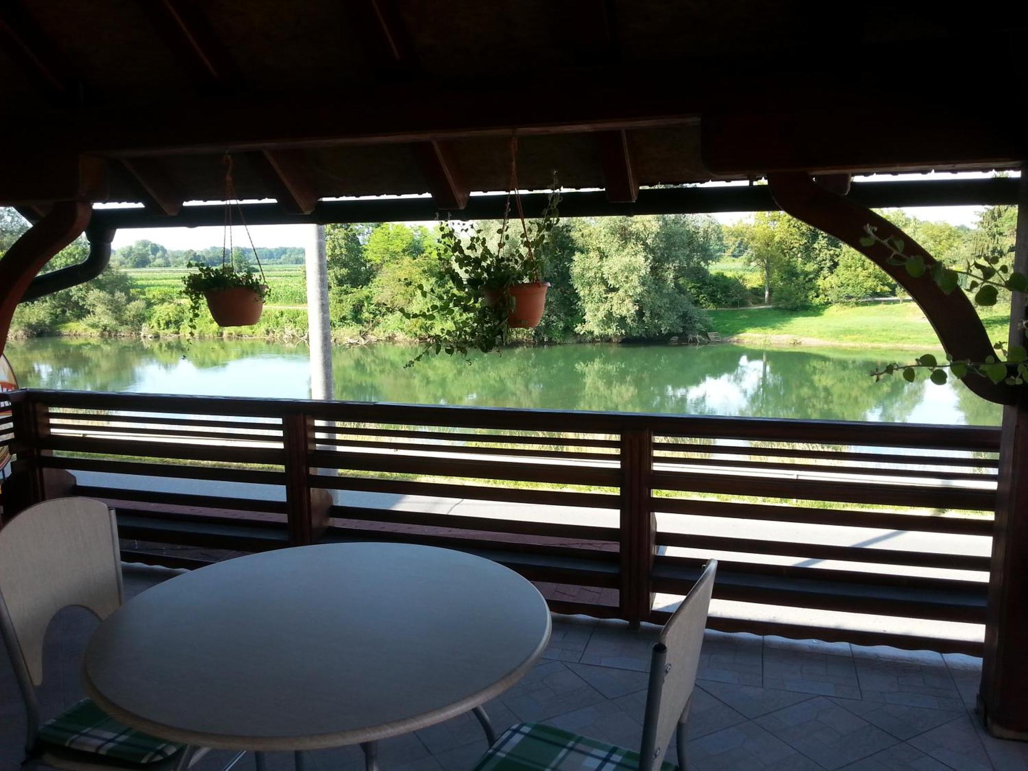 Guesthouse Kod Mosta Karlovac Dış mekan fotoğraf